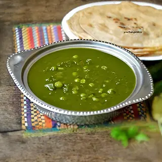 Palak Mutter