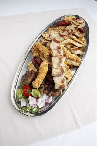 Konoba voz za tri osobе