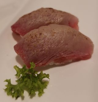 306.Nighiri tonno scottato 2 pezzi