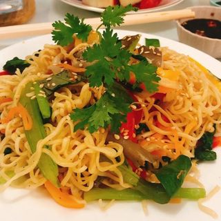 Makaron chiński z warzywami 