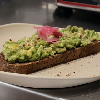Tostada de Aguacate