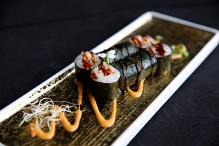 87 Maki Salmón Cocido (8 Uds.)