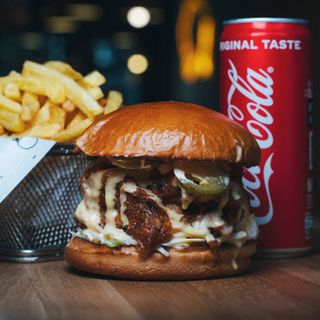 Pulled Pork Burger - Troika (340г)