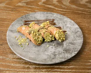 CANNOLI RIPIENI CON CREMA DI PISTACCHIO (POR UNIDADES)