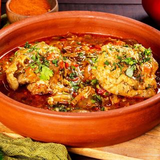 ჩახოხბილი ქათმის ხორცითა და ნიგვზით