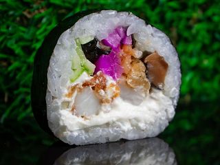 Futomaki z kalmarem w tempurze 6 szt.