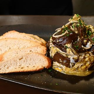 revuelto  de hongos con foie