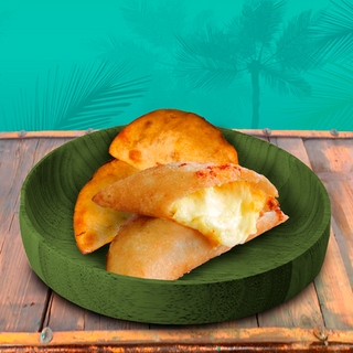 Empanada con queso amarillo