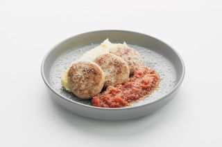 Пюре с куриными котлетами