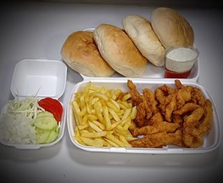 Pileća korpica VELIKA 2 (2 sosa i 200 gr salate)