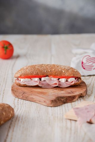 Sendvič sa ćuretinom i fetom 175 gr