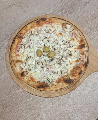 Capricciosa pizza 32cm