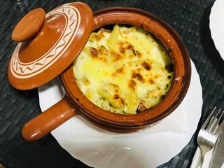 Paste cu pui si bacon cu sos alb 450g