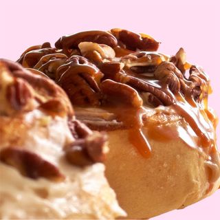 Pecan & caramel roll