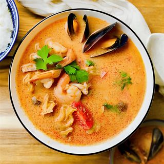 Том-ям с морепродуктами