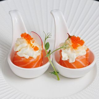 312.Gunkan gio salmone tobiko(2pz) 