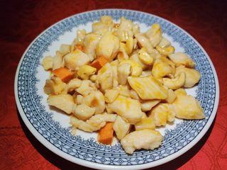 57 Pollo con anacardi