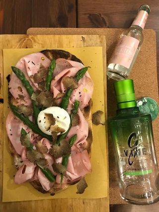 Pinsa con mortadella