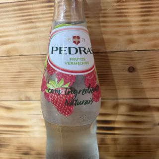 Água das Pedras Frutos Vermelhos