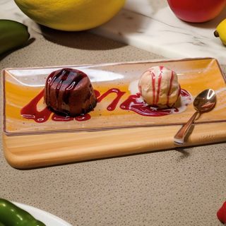 Lava Cake cu inghetata de vanilie