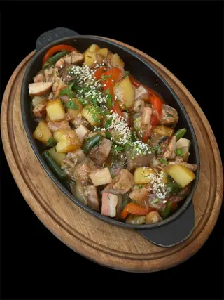 Пательня зі свининою та курятиною (400 г)