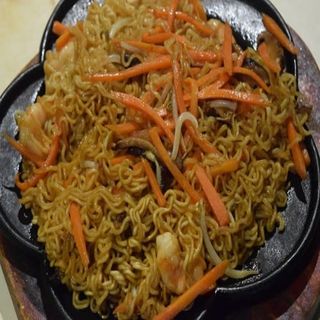 Tallarines Fritos A La Plancha