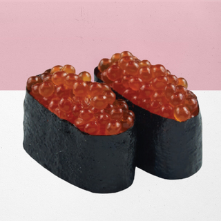 61. Gunkan sushi de huevas de salmón (2 uds.)