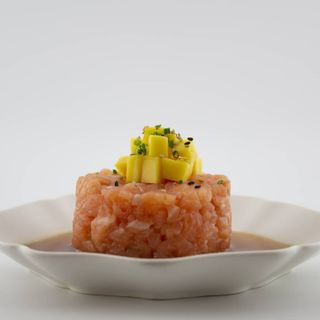 Tartar salmone