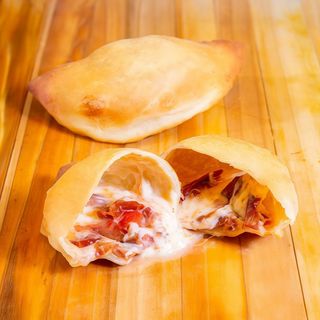 Panzerotto capocollo e stracciatella