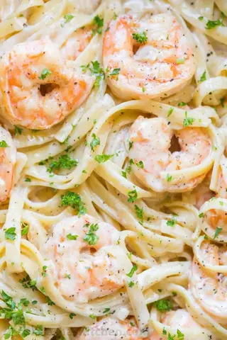 Creamy Shrimp Alfredo pasta