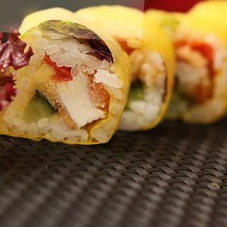 919-EGG KATSU ROLL (8 PCS)  D