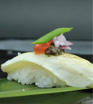 Nigiri butterfish (2 uds.)