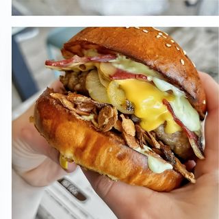 Hambúrguer Nut's (com batata frita)