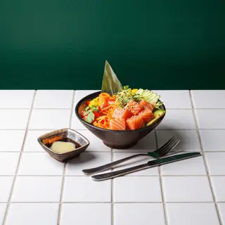Poke bowl saumon
