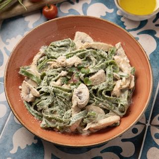 Тальятелли с курицей и грибами