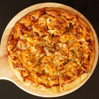 Saucy Chicken Supreme Pizza