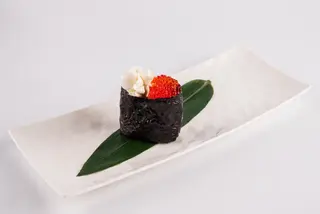 Гункан с икрой
