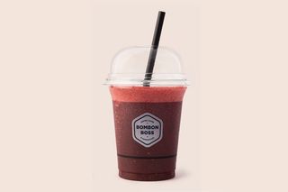Smoothie de frambuesas, fresas y arándanos