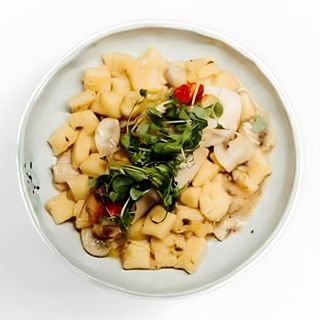 Chicken gnocchi and mushrooms