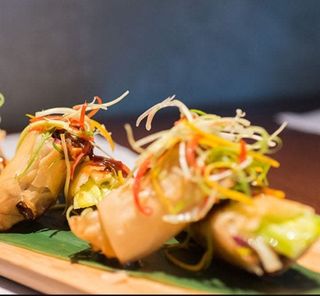 Paquetitos De Pato Pekín Crujiente Con Salsa Hoisin