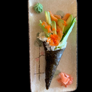 Temaki Salmón Y Aguacate