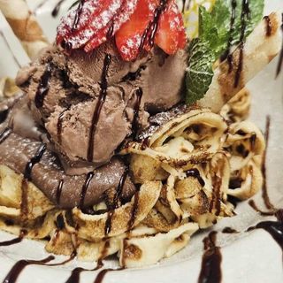 Spaghetti de clatite cu nuci si Nutella