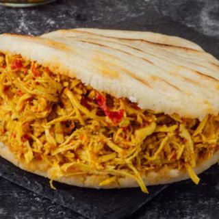 Arepa Clásica de Pollo (1Ud.)