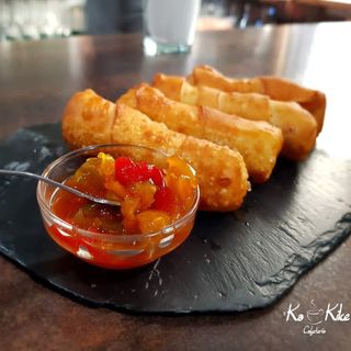 Ración De Tequeños (6 Uds.) Con Salsa