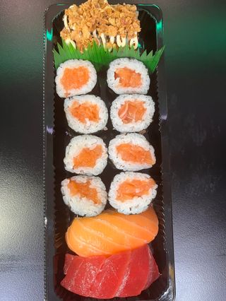 95 Uramaki 2 pezzi, hosomaki 8 pezzi, nigiri 2 pezzi