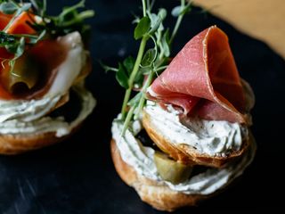 Еклер Прошуто (130g)