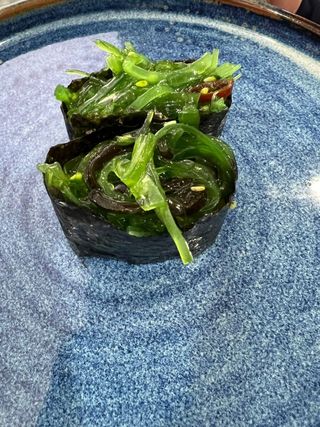 63. Gunkan glowakame