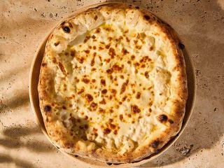 Pizza Bianca Mozzarella Fior Di Latte