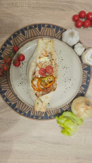 Pide Chicken sa povrćem