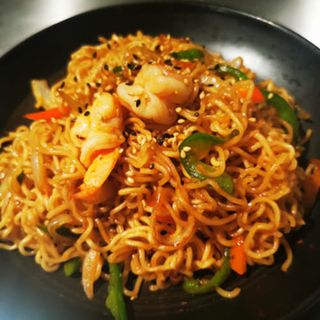 Yakisoba Con Gambas